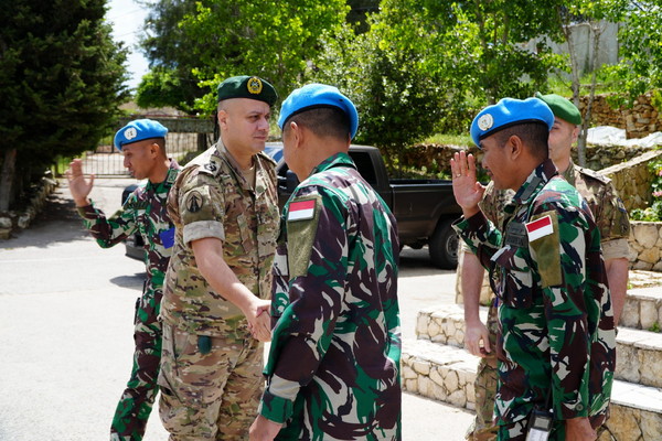 You are currently viewing Kunjungan Dansatgas Yonmek TNI KONGA XIII-R/UNIFIL Ke Markas LAF, Perkuat Kerjasama Kedua Negara