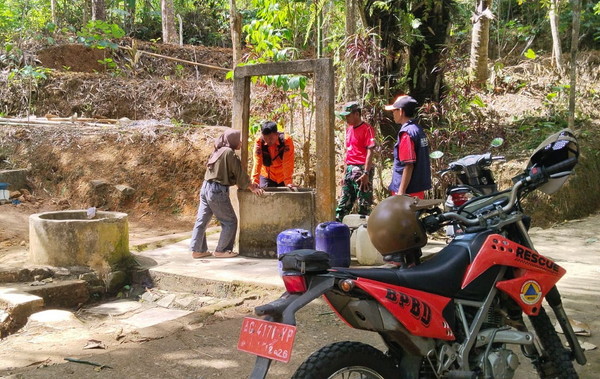 You are currently viewing Langkah Cepat TNI-BPBD Tangani Kekeringan Panggul
