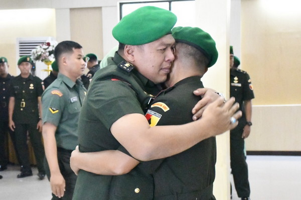 You are currently viewing Prajurit Terbaik Korem 081, Dilepas dengan Isak Tangis