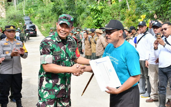 Read more about the article Hari MenanamPohon, Kodim Ponorogo Tanam ratusan Bibit