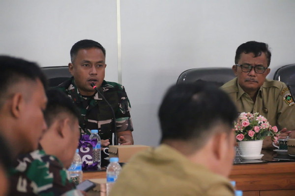 Read more about the article Rapat Koordinasi LTT Padi, Dandim Madiun Beri Dukungan Penuh