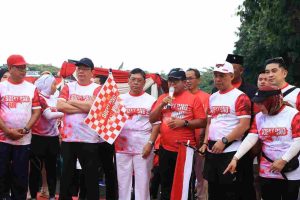 Read more about the article Pj Gubernur Samsudin Lepas Ribuan Peserta Soekarno Fun Run