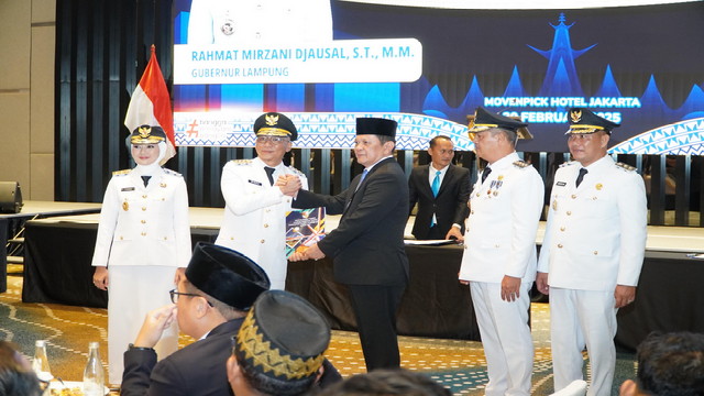 Read more about the article Sertijab Bupati dan Wakil Bupati Tubaba Disaksikan Gubernur Lampung