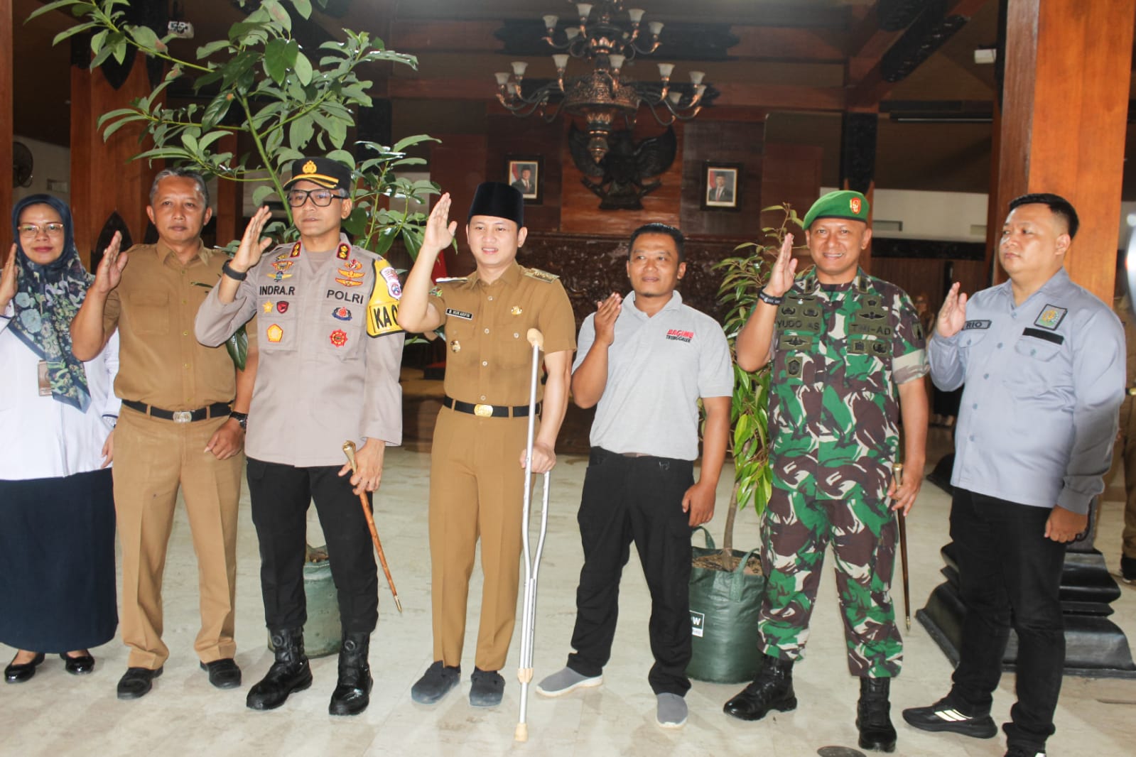 Read more about the article Forkopimda & ASN Trenggalek Bersatu: Apel Gabungan Perkuat Pelayanan Publik!