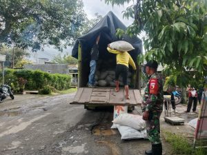 Read more about the article Babinsa Kodim Ponorogo Komsos Sergab Demi Kesejahteraan Petani