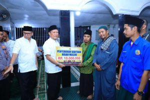 Read more about the article Bupati Tulang Bawang Tarawih dan Kultum di Rutan Menggala