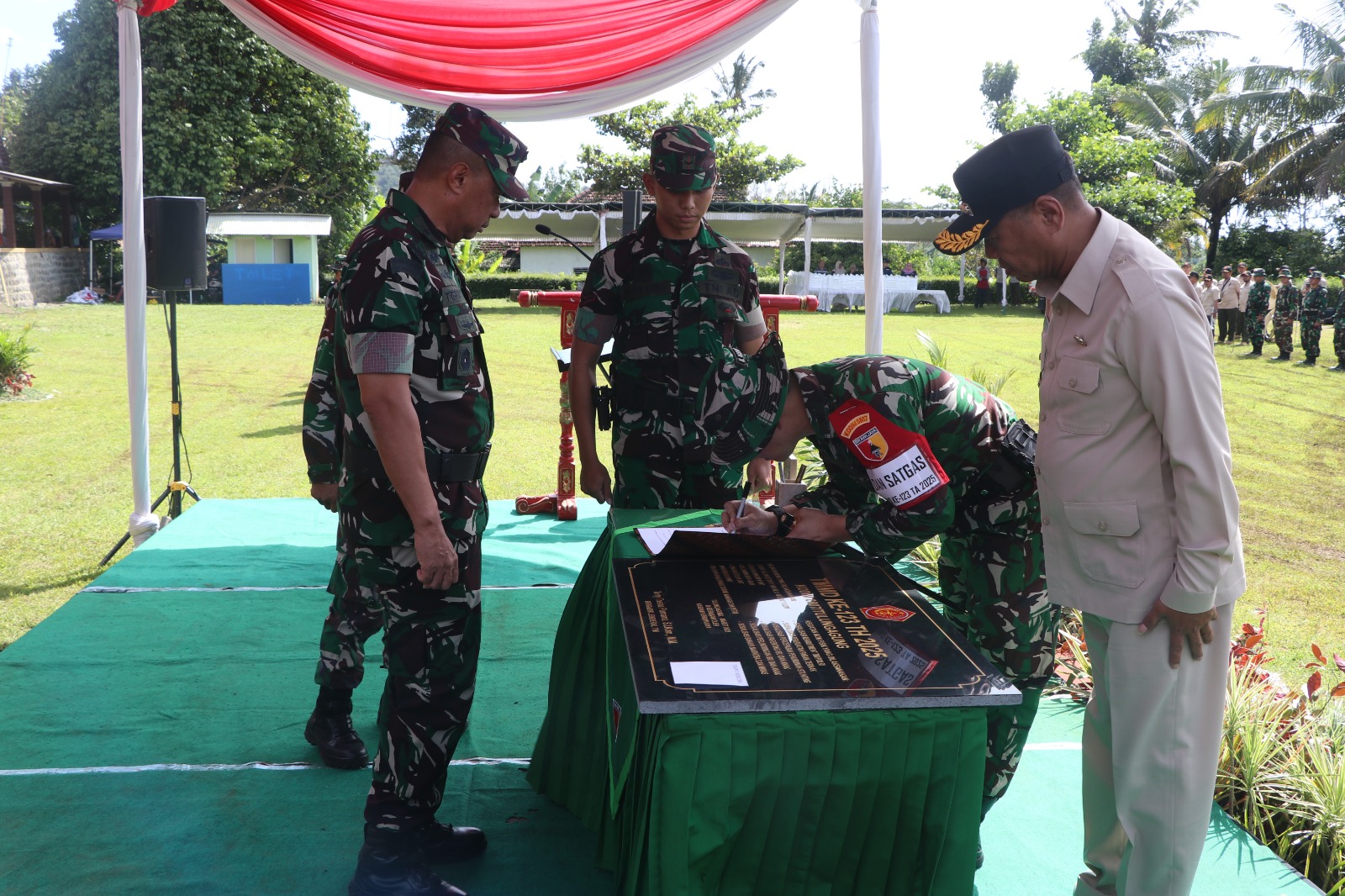 Read more about the article TMMD ke-123 Tulungagung Resmi Ditutup, Kasdam V/Brawijaya Sampaikan Apresiasi