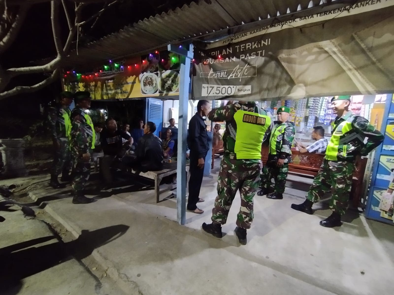 You are currently viewing Patroli Kamtibmas Koramil 0803/05 Wungu selama Bulan Ramadhan