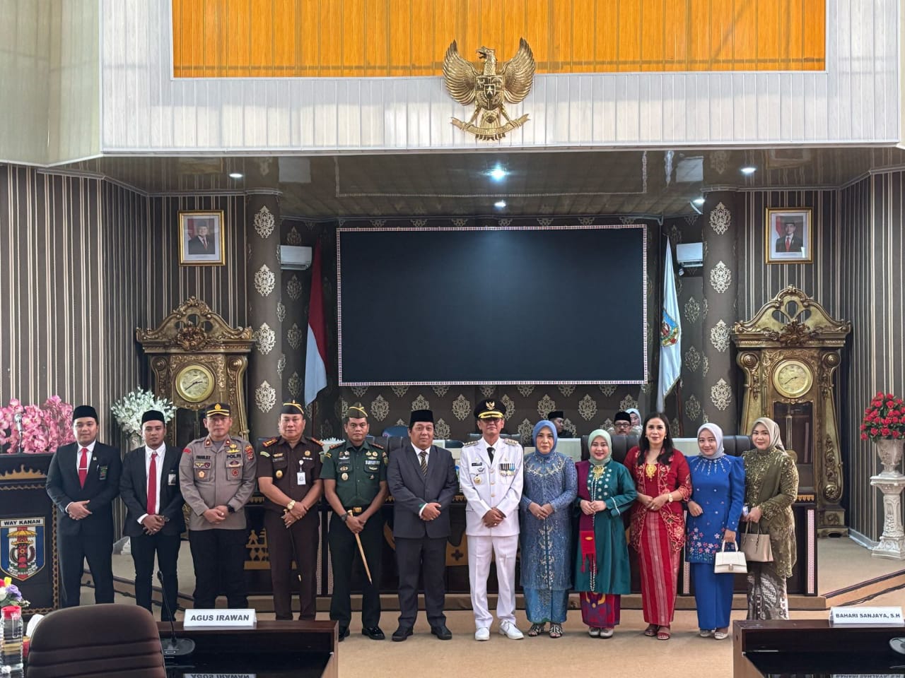 Read more about the article Pidato Bupati Alirahman Seusai Di Lantik, Tetap Janji Komitmen Bangun Way Kanan