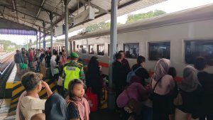 Read more about the article Sinergi TNI-Polri: Wujudkan Rasa Aman dan Nyaman di Pos Pelayanan Lebaran Stasiun Tulungagung