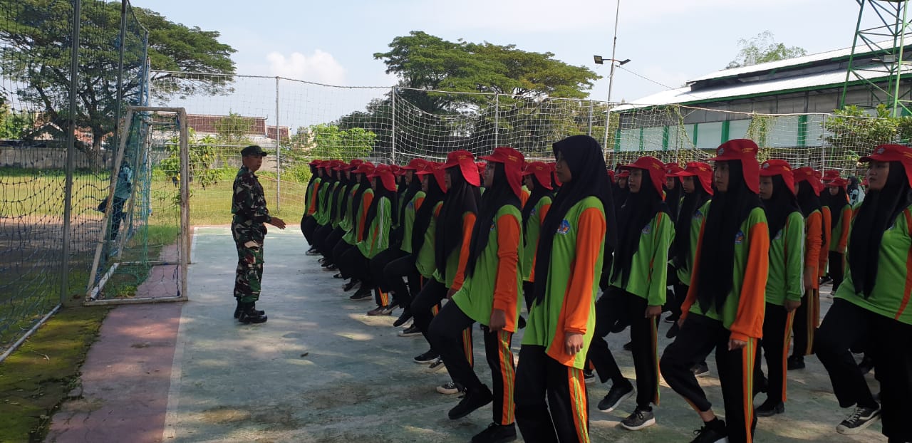 Read more about the article Koramil Jiwan Bina Karakter Siswa SMKN 2 Madiun