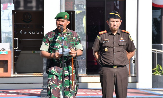 You are currently viewing Dandim dan Kejari Ponorogo Pimpin Apel Keamanan