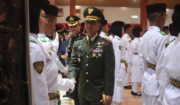 You are currently viewing Paskibraka Trenggalek Dikukuhkan: Siap Kibarkan Merah Putih di HUT RI ke-80