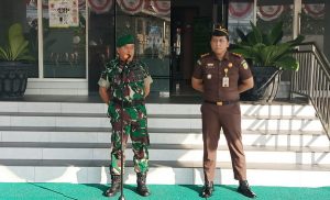 Read more about the article Kasdim 0803/Madiun Pimpin Apel Gelar Pengamanan di Kejaksaan Negeri Kota Madiun