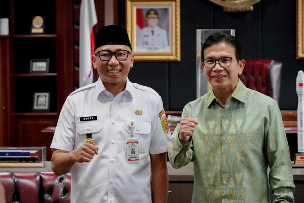 Read more about the article Masjid Raya Al-Bakrie Siap Diresmikan, Gubernur Mirza Apresiasi Pembangunan Landmark Baru Lampung