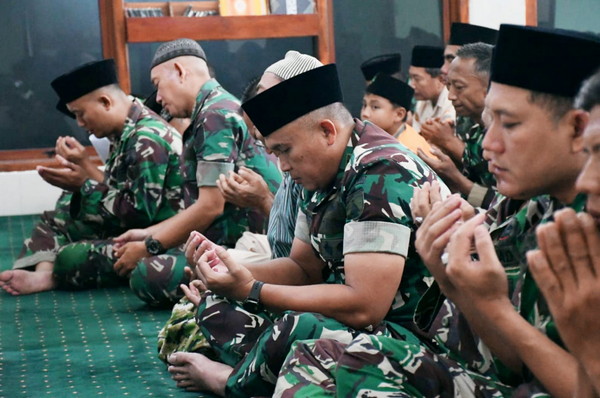 You are currently viewing Lewat Maulid Nabi Muhammad SAW, Korem 081/DSJ Perkuat Moralitas Prajurit