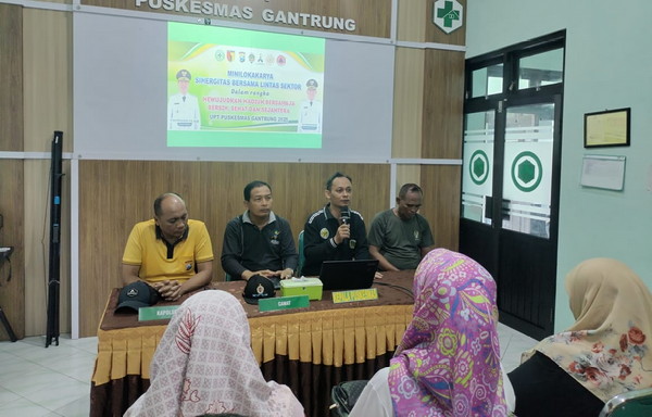 You are currently viewing Danramil Kebonsari Hadiri Kegiatan Lintas Sektor di Puskesmas Gantrung