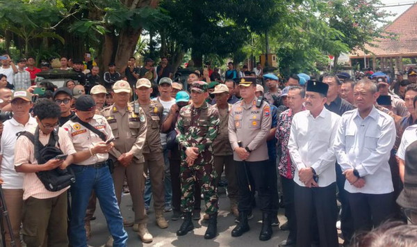 You are currently viewing TNI Bersinergi dengan Polri Amankan Aksi Damai 11 September 2025