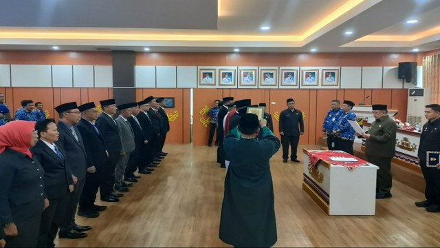 Read more about the article Bupati Tanggamus, H. Moh. Saleh Asnawi, Lantik 21 Pejabat