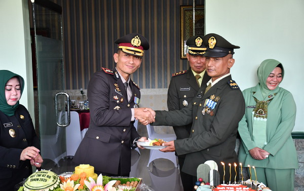 Read more about the article Kodim Ponorogo Gelar Upacara Bendera Peringatan HUT ke 80 TNI Tahun 2025