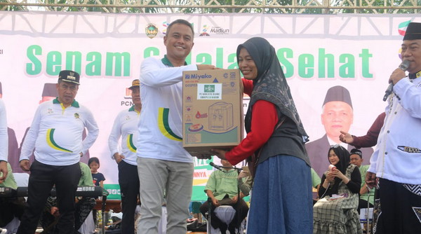 Read more about the article Dandim Madiun Ikuti Senam dan Jalan Santai Hari Santri Nasional 2025 di Alun-Alun Caruban