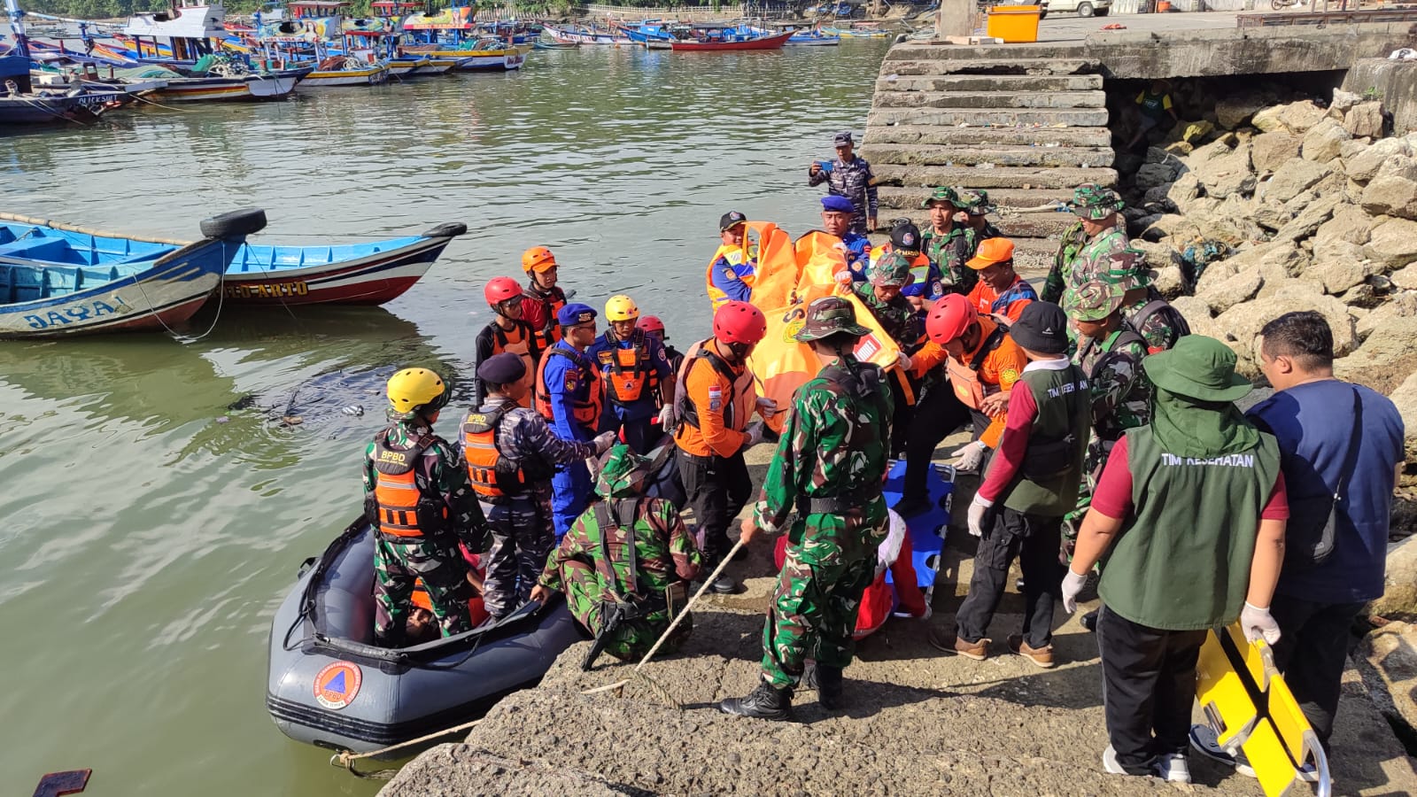 Read more about the article Simulasi Penanganan Bencana Alam Warnai Hari Ketiga Latihan Lapangan Kodim Tulungagung