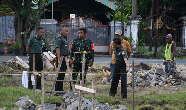 Read more about the article Danrem 081/DSJ  Tinjau Lokasi Pembangunan Koperasi Desa Merah Putih