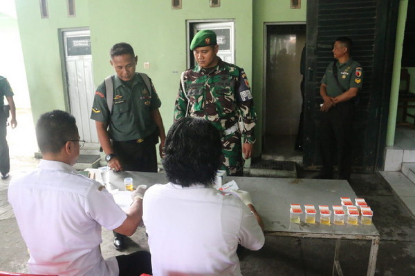 Read more about the article Tegaskan Komitmen TNI AD Berantas Narkoba, Kodim 0803/Madiun Gelar Penyuluhan P4GN dan Tes Urine