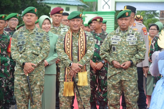 Read more about the article Danrem 043/Gatam  Kunjungan Kerja ke Kodim 0427/Way Kanan