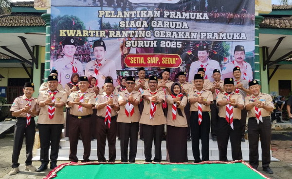 Read more about the article Sinergi TNI-Polri di Suruh: Menguatkan Karakter Pelajar Lewat Pelantikan Pramuka Garuda