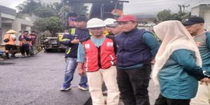 Read more about the article Bupati Parosil Tinjau Proyek Pengaspalan Jalan