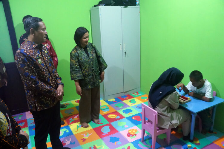 Read more about the article Ngawi Perkuat Rehabilitasi Anak Disabilitas dengan Rumah Terapi Ceria Adikku