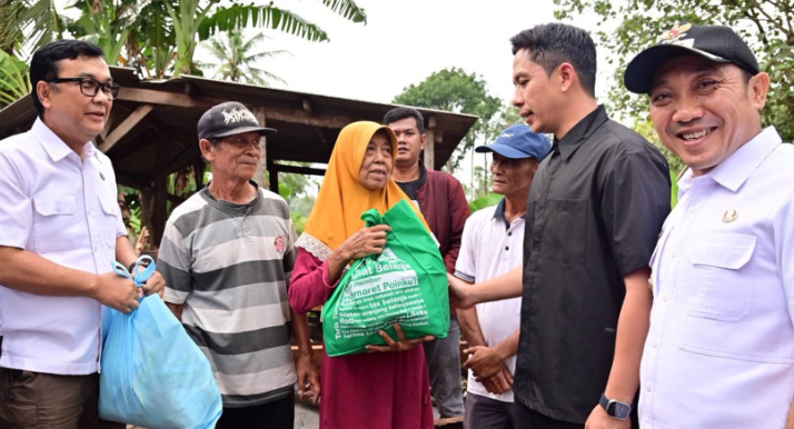 Read more about the article Bupati Lampung Selatan Tinjau Langsung Lokasi Puting Beliung di Candipuro