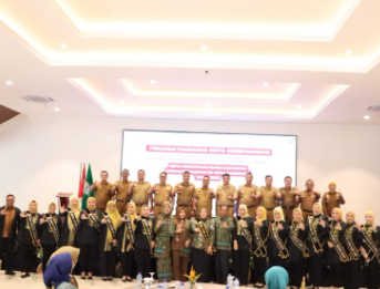 Read more about the article Pemkot Palembang Kukuhkan Bunda dan Bapak Literasi di 18 Kecamatan