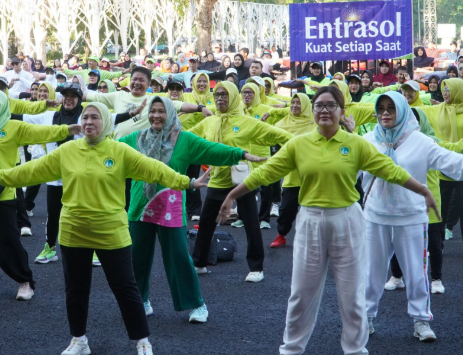Read more about the article Hari Kesehatan Nasional dan HON 2025, Warga Palembang Antusias Cegah Osteoporosis