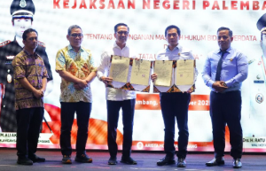 Read more about the article Pemkot Palembang Tandatangani MoU dengan Kejari untuk Pendampingan Hukum Proyek Pembangunan