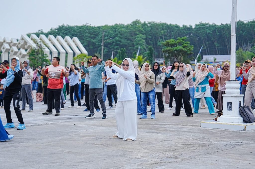 Read more about the article ASN Pemkab Mesuji Gelar Apel Jumat dan Senam Bersama