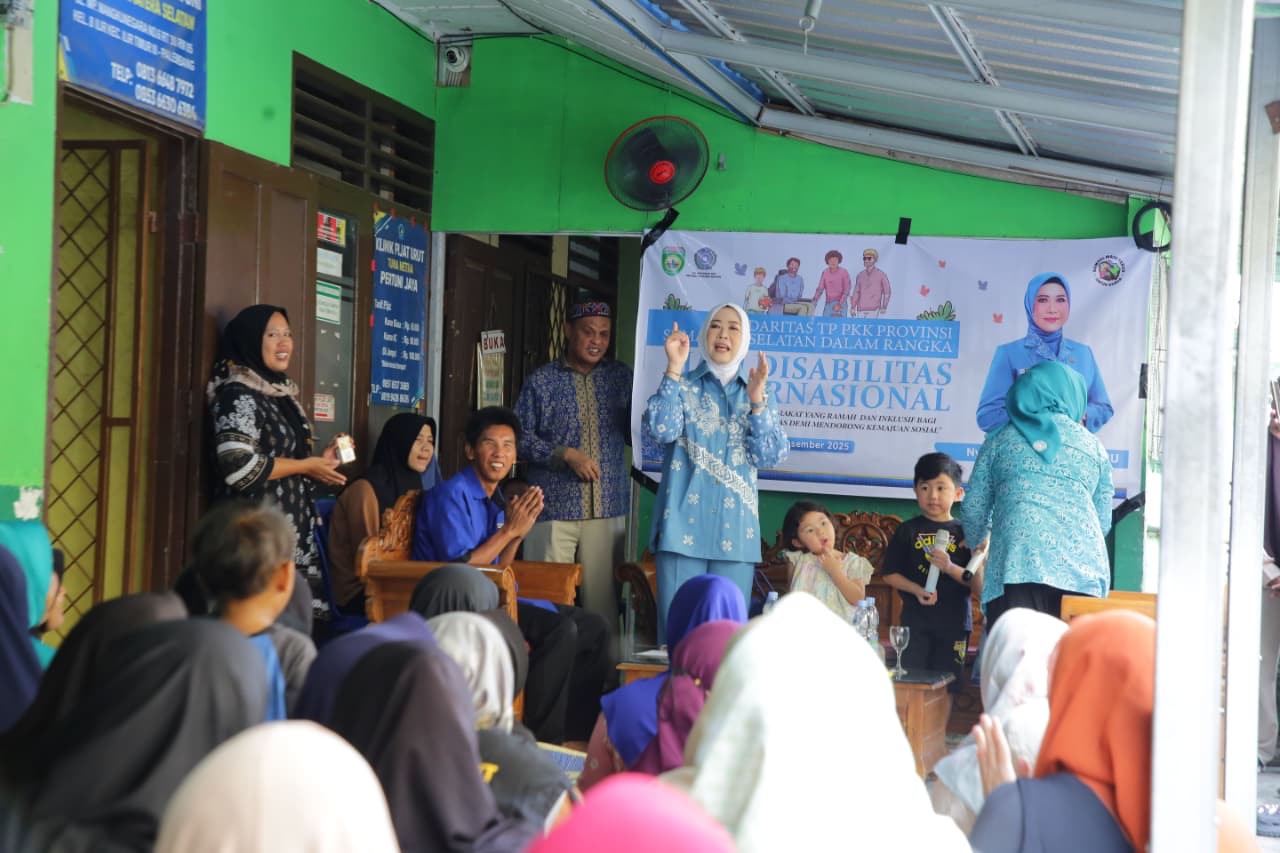 Read more about the article Peringati Hari Ibu, Ketua TP PKK Sumsel Berbagi Kehangatan Bersama Pertuni