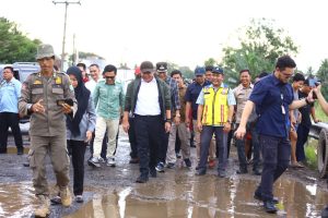 Read more about the article Gubernur Sumsel Pastikan Perbaikan Jalan Musi Banyuasin – Muara Beliti Segera Dilaksanakan