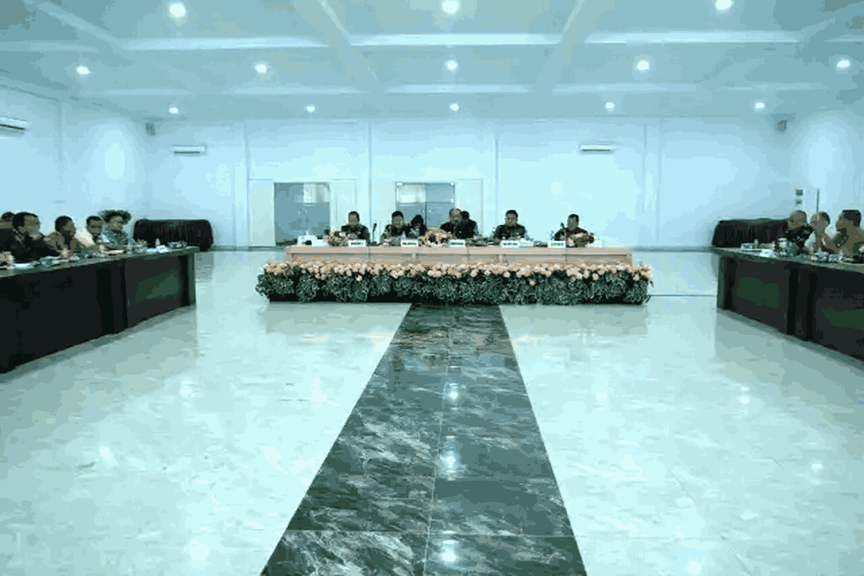 Read more about the article Bupati Asahan Tegaskan Fokus Penyelesaian Program dan Target PAD di Rakorpem