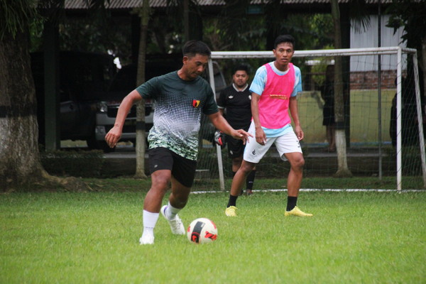 Read more about the article TNI dan Pemkab Trenggalek Pererat Silaturahmi Lewat Olahraga Bersama