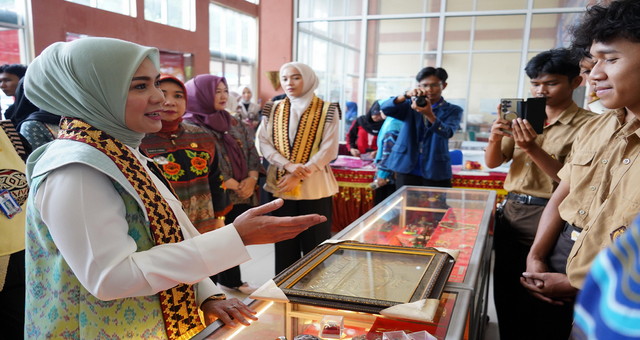 Read more about the article Dekranasda Lampung Kembangkan Talenta Siswa SMK