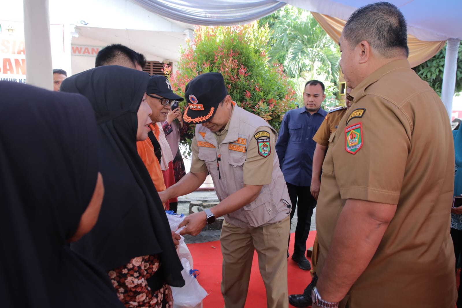 Read more about the article Pemkab Asahan Salurkan Bantuan Pangan untuk Warga Terdampak Banjir