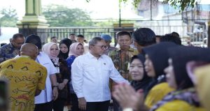 Read more about the article Plt. Bupati Lamteng Dampingi Menko Pangan Tinjau Program MBG