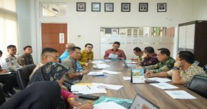 Read more about the article Sekda Way Kanan Pimpin Rapat Bahas Progres FPKMS