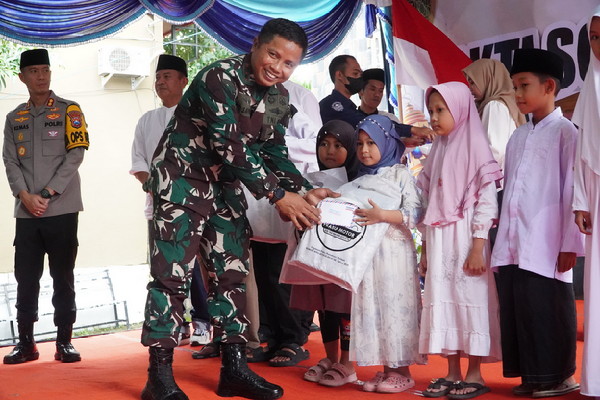 Read more about the article Sentuhan Kepedulian di Bulan Ramadan, Dandim Madiun Apresiasi Bakti Sosial Santuni Anak Yatim dan Duafa