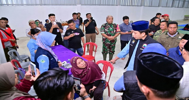 Read more about the article Banjir Jati Agung, Bupati Egi Turun Malam Hari Cek Kondisi Warga