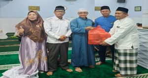Read more about the article Safari Ramadhan Yayasan Alfian Husin dan PAN Bandar Lampung Tebar Berkah di Masjid Al Hidayah