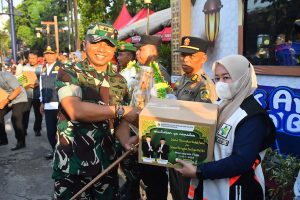 Read more about the article Dandim 0803/Madiun bersama Forkopimda Tinjau Pos Pengamanan Lebaran