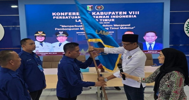 You are currently viewing Muklis Kembali Nahkodai PWI Lampung Timur Periode 2026–2029